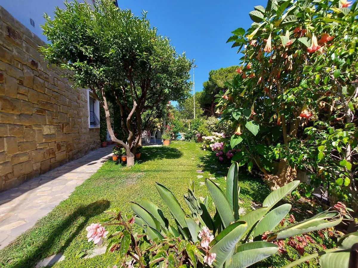 Apartment Comodo Con Giardino E Patio Sanremo